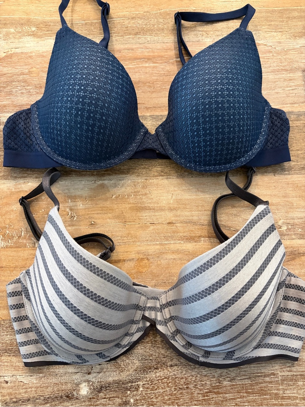 Victoria’s Secret Uplift Semi Demi Bra Bundle‎ Navy Lace & Grey Striped 34B EUC